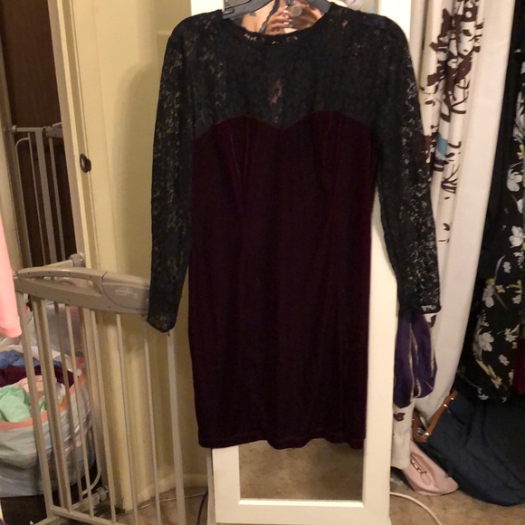 Dress - Picture 3 of 4